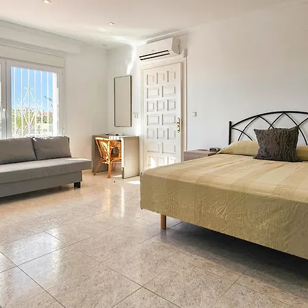 Villa Three Bedroom With Private Pool In Torreblanca Fuengirola
