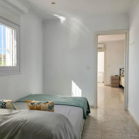 Three Bedroom With Private Pool In Torreblanca ヴィラ フエンヒロラ