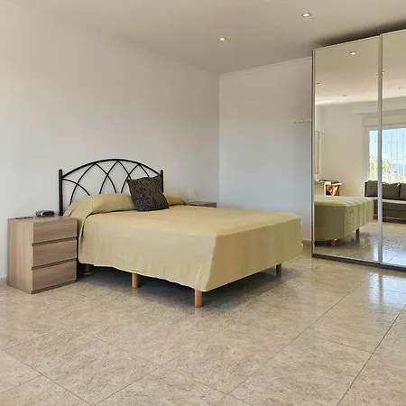 Three Bedroom With Private Pool In Torreblanca フエンヒロラ