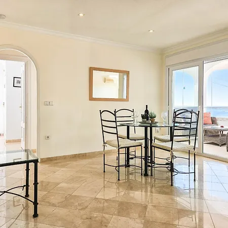 Three Bedroom With Private Pool In Torreblanca フエンヒロラ
